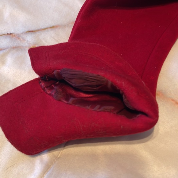 Vintage Childrens Red Jacket with Green Velvet Collar - Picture 8 of 12